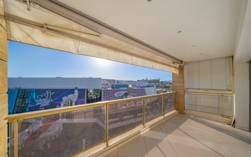 Property slide 14