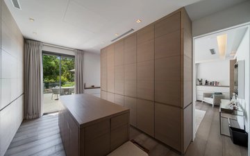 Property slide 10
