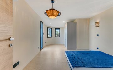 Property slide 10