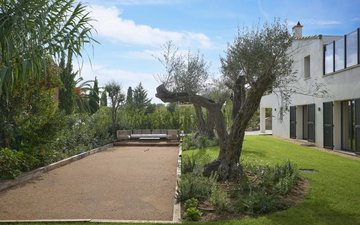 Property slide 18