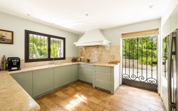 Property slide 10