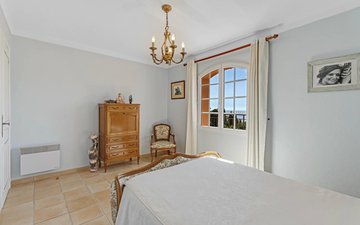 Property slide 10