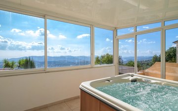 Property slide 17