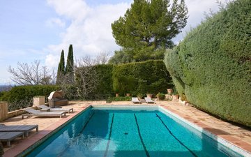 Property slide 10