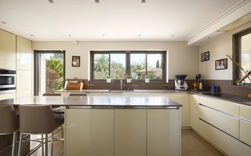 Property slide 10