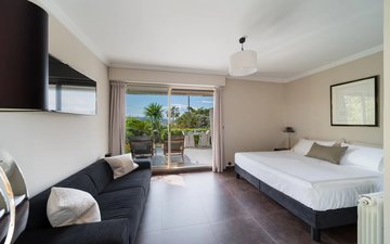 Property slide 10