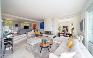 Property slide 10