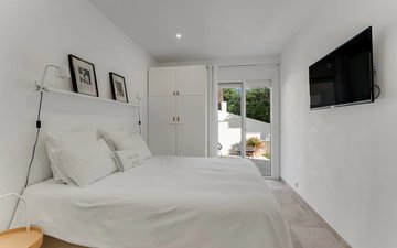 Property slide 18