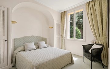 Property slide 10