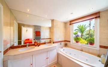 Property slide 16