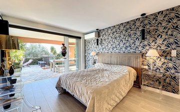 Property slide 10
