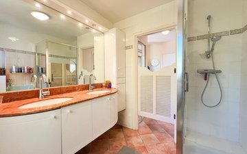 Property slide 14