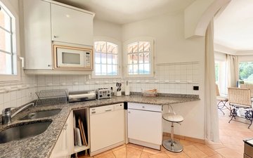 Property slide 10