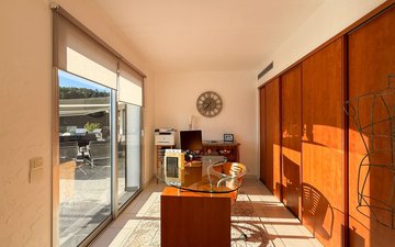 Property slide 20