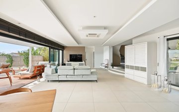 Property slide 10