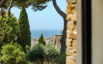 Property slide 19