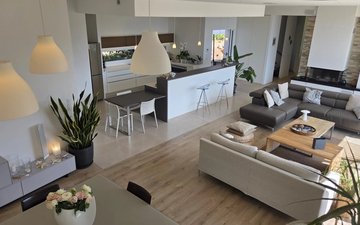 Property slide 10