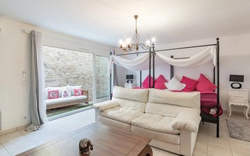 Property slide 10