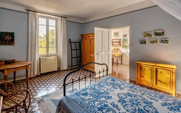 Property slide 18