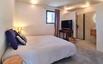 Property slide 17