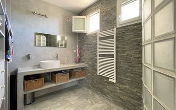 Property slide 18