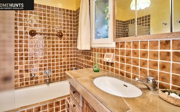 Property slide 18