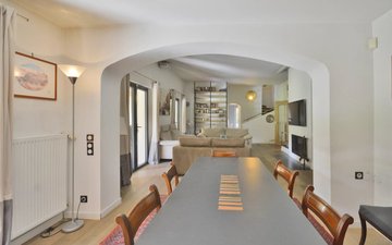 Property slide 19
