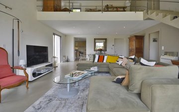 Property slide 18
