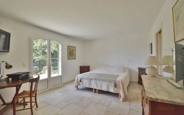 Property slide 19