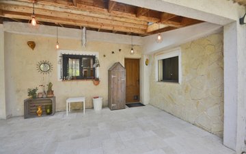 Property slide 10