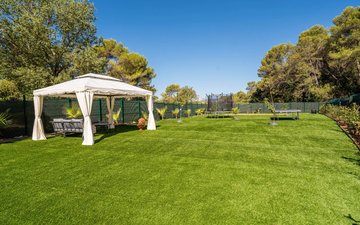 Property slide 10