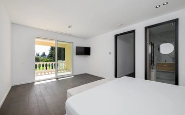 Property slide 15