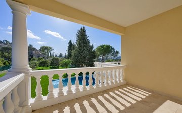 Property slide 18