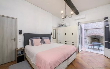 Property slide 18