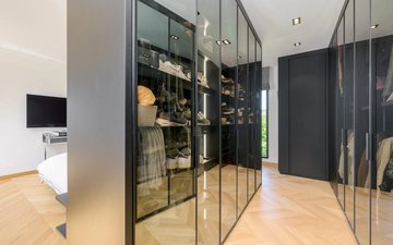 Property slide 10