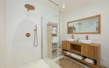 Property slide 18