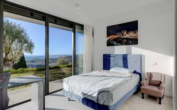 Property slide 16
