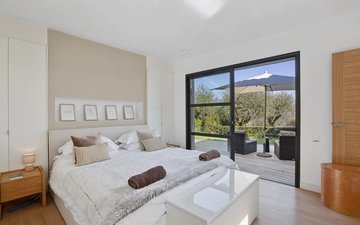Property slide 14
