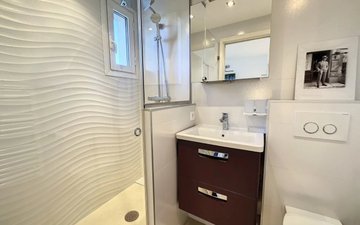 Property slide 10