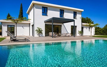 Property slide 17