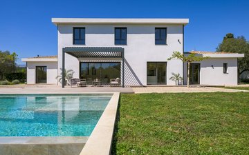 Property slide 18