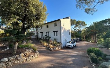 Property slide 16