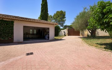 Property slide 19