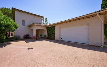 Property slide 20