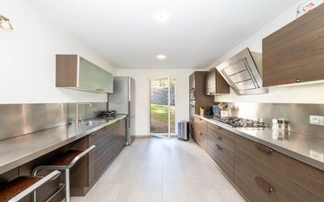 Property slide 10