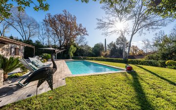 Property slide 18