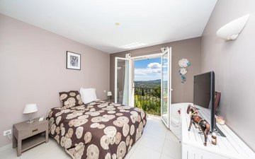 Property slide 16