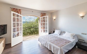Property slide 18