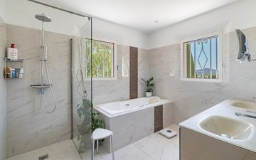 Property slide 17
