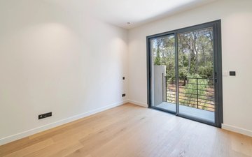 Property slide 14